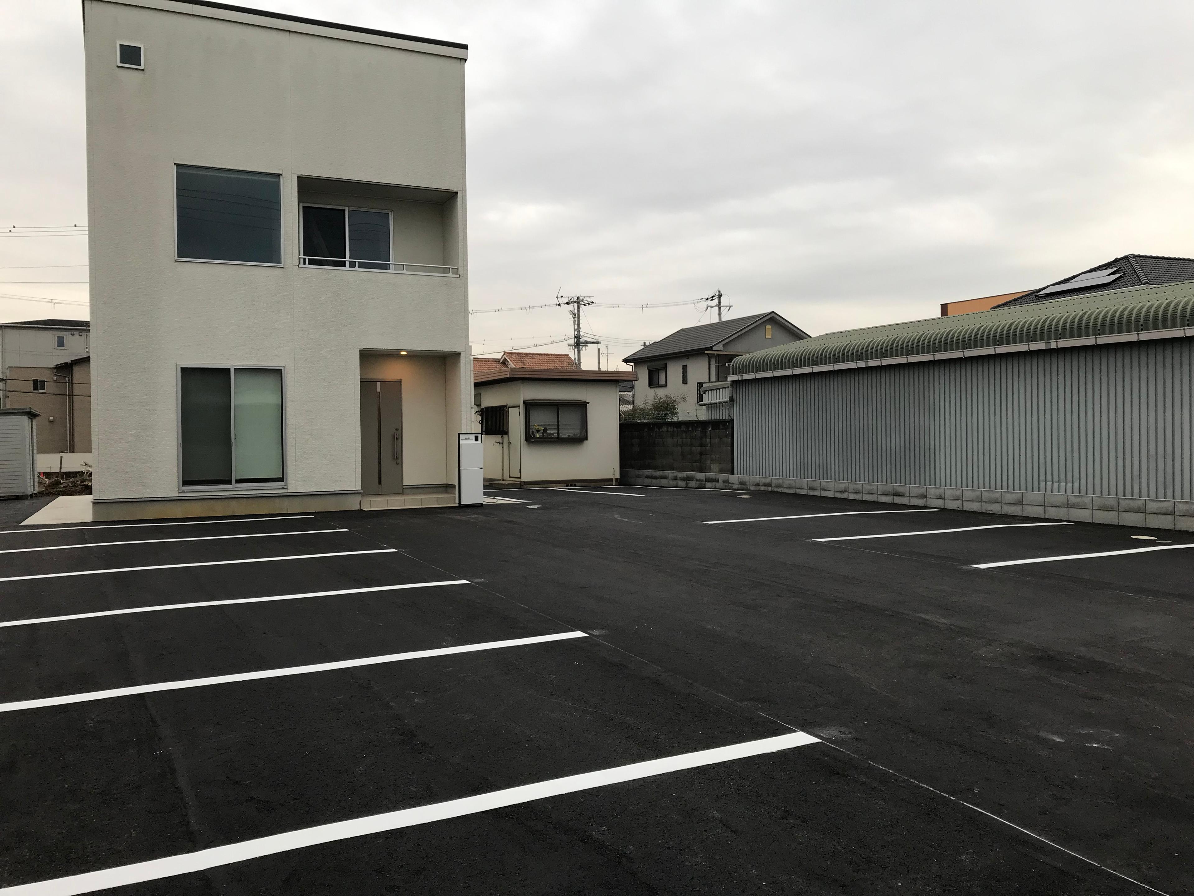 小松里町562-3駐車場の外観・駐車場イメージ3枚目