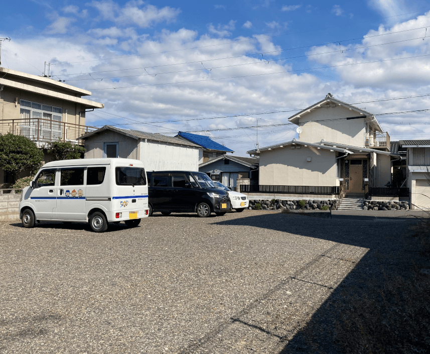 古城が丘月極駐車場の外観・駐車場イメージ1枚目