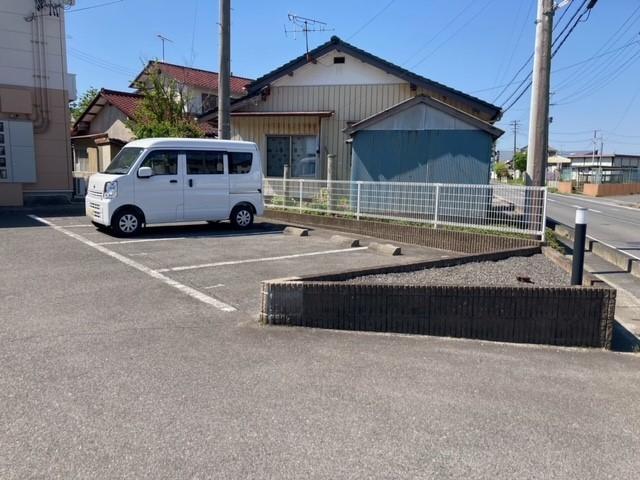 ラッキーハイム(22254)の外観・駐車場イメージ2枚目