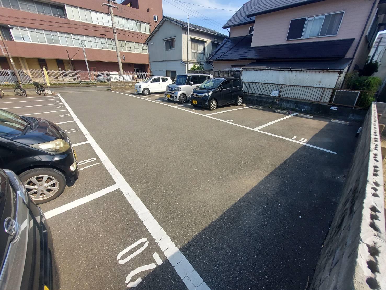 箱崎6丁目月極駐車場の外観・駐車場イメージ2枚目