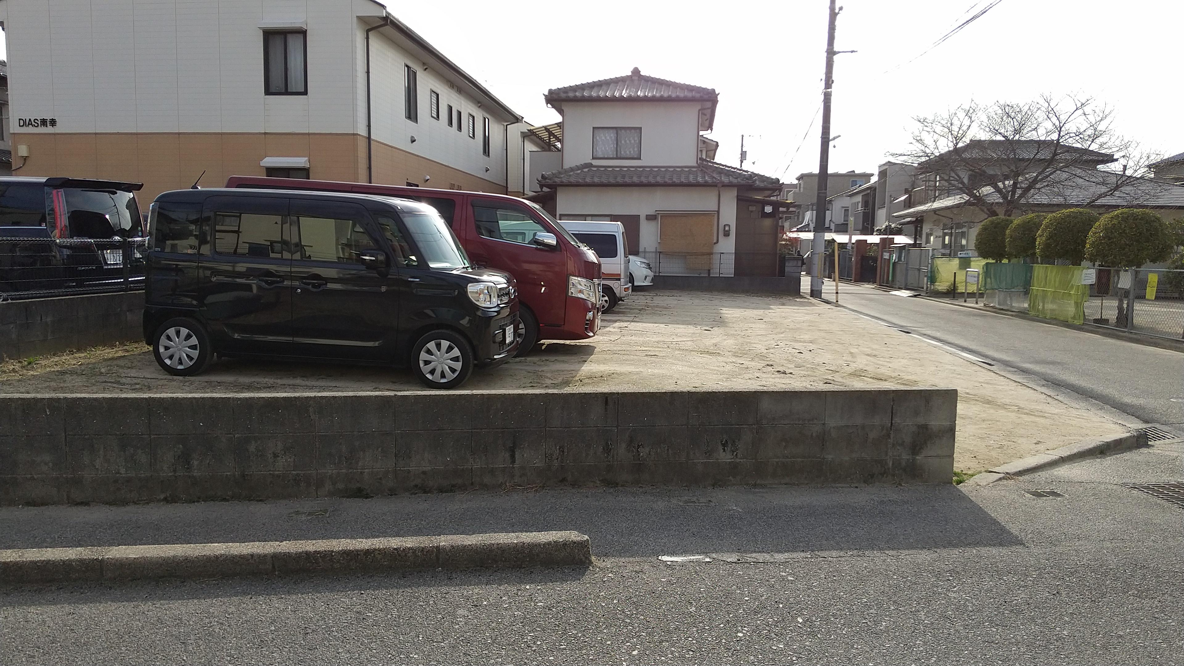 南幸町ガレージの外観・駐車場イメージ1枚目