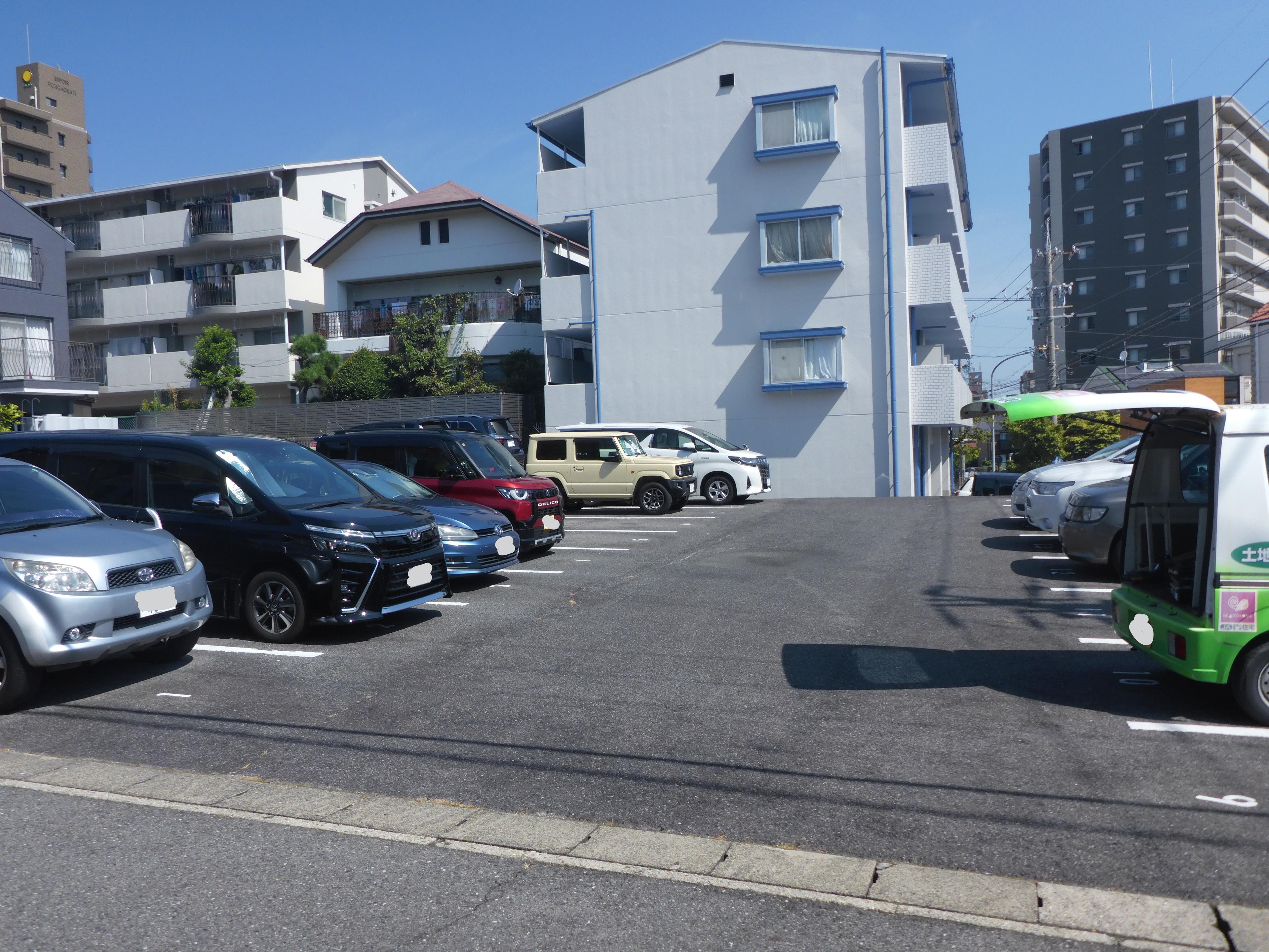 塚田駐車場の外観・駐車場イメージ1枚目