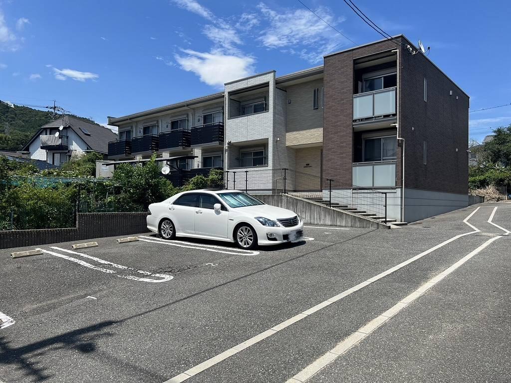 ミランダフィニアン(56591)の外観・駐車場イメージ1枚目