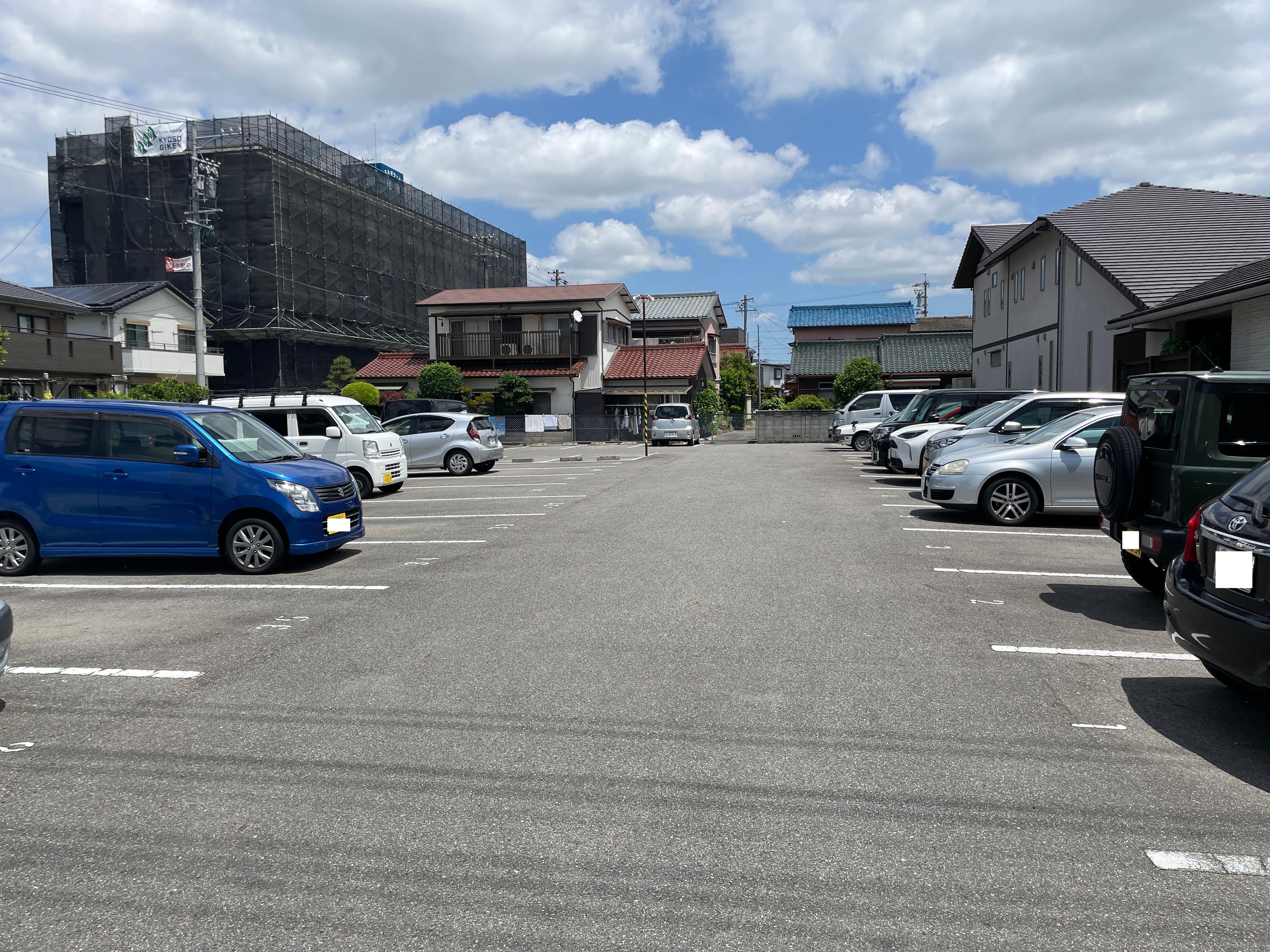 明治本町駐車場の外観・駐車場イメージ1枚目