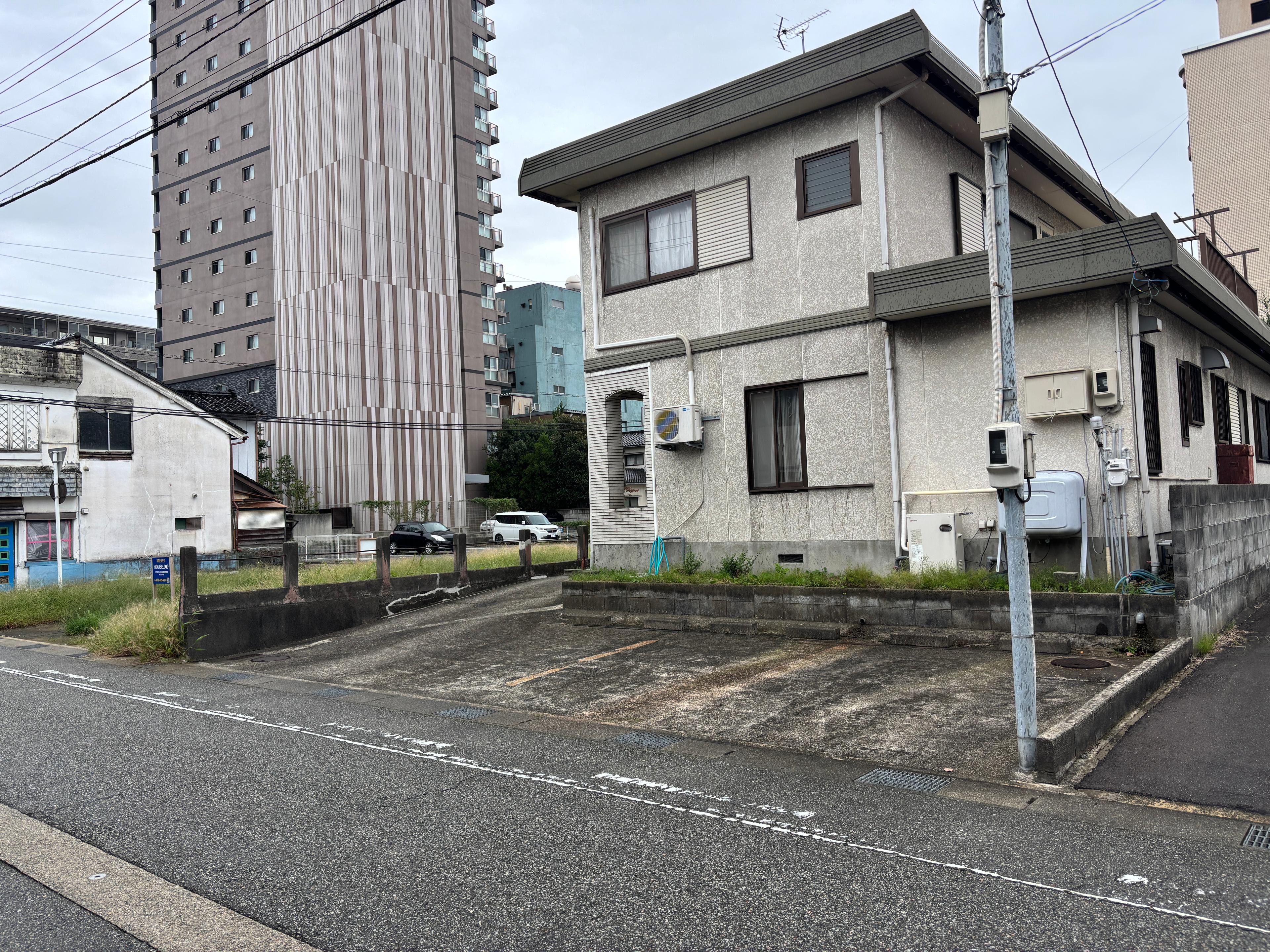 総曲輪4丁目パーキングの外観・駐車場イメージ1枚目