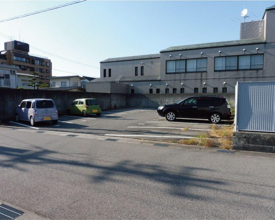 磯部町2丁目月極駐車場の外観・駐車場イメージ1枚目