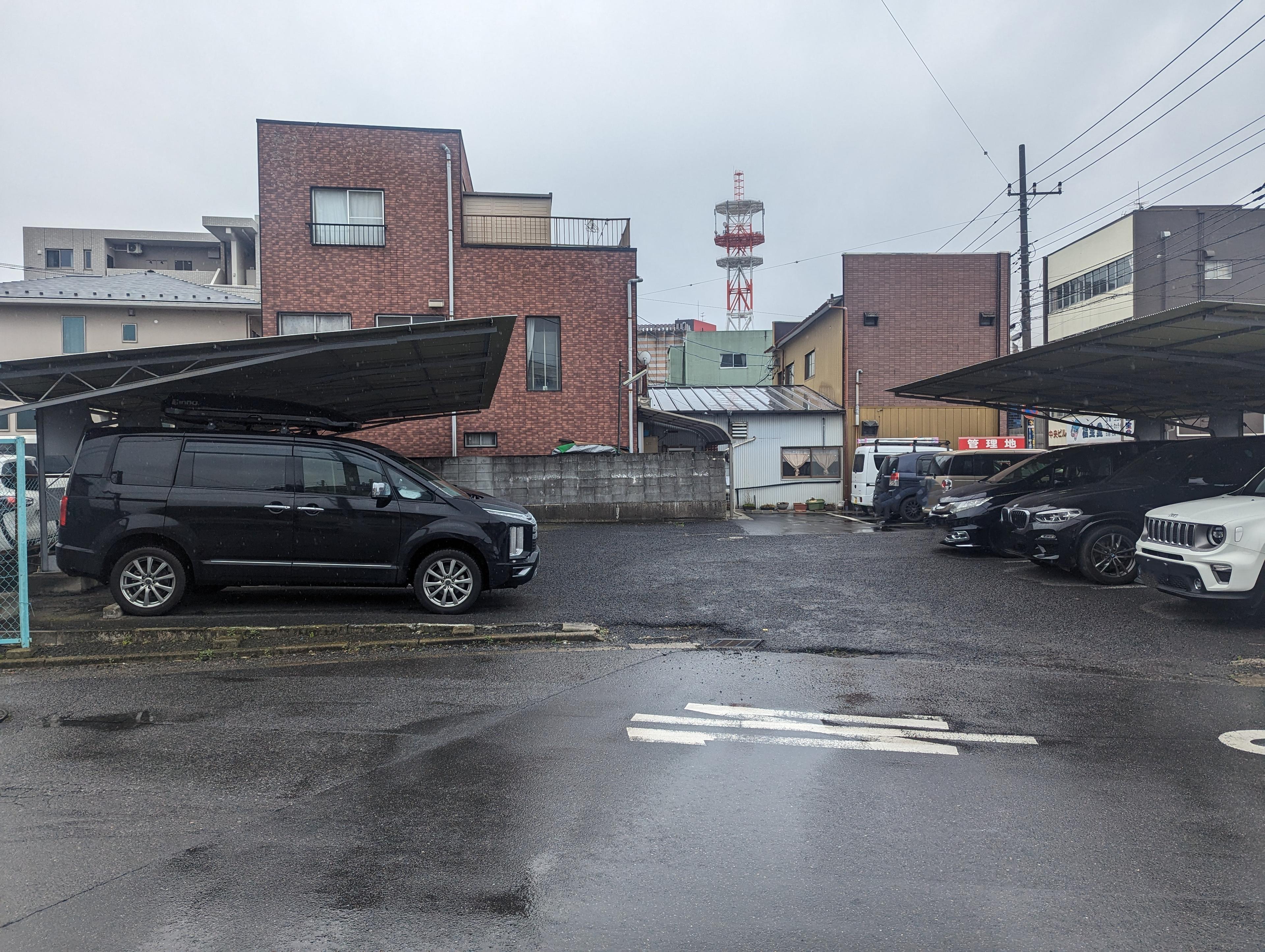 東崎屋根付駐車場の外観・駐車場イメージ2枚目