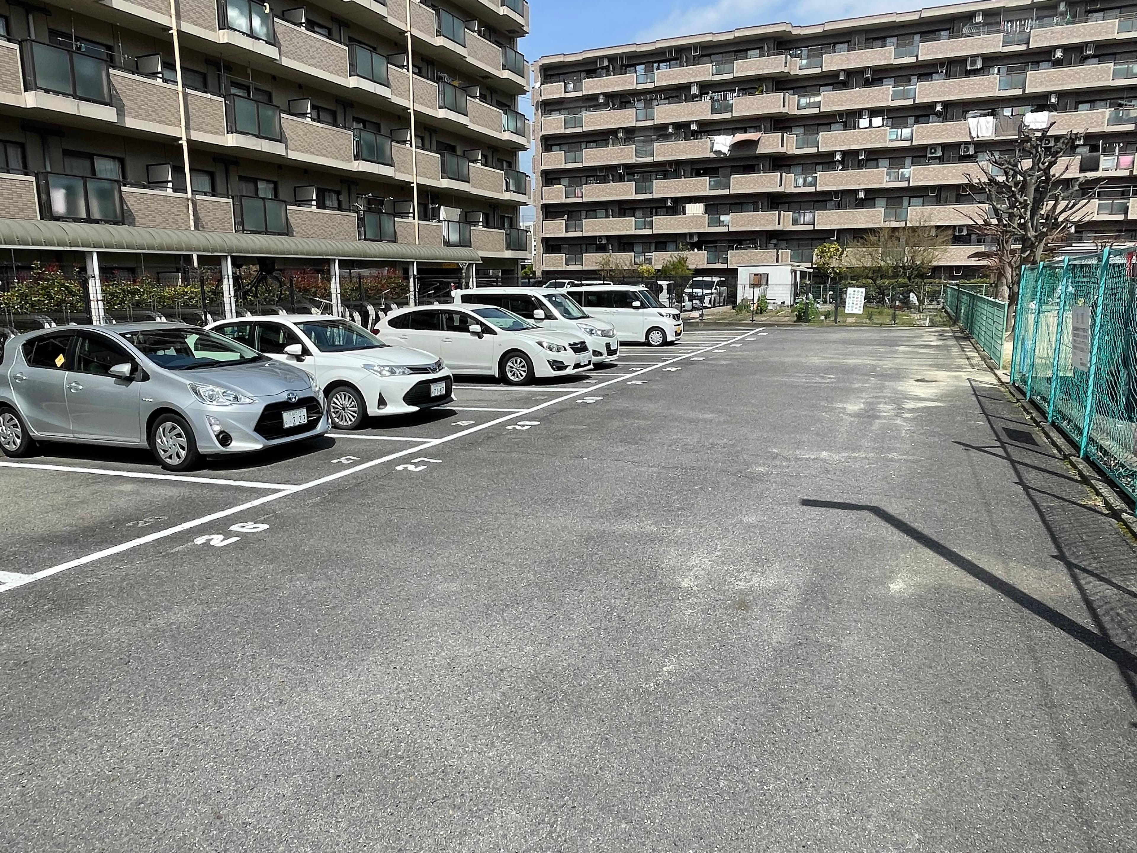 辻本（信）ガレージの外観・駐車場イメージ3枚目