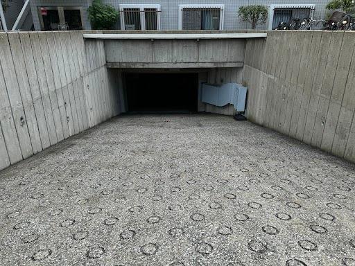 ユニーブル神奈川新町の外観・駐車場イメージ2枚目