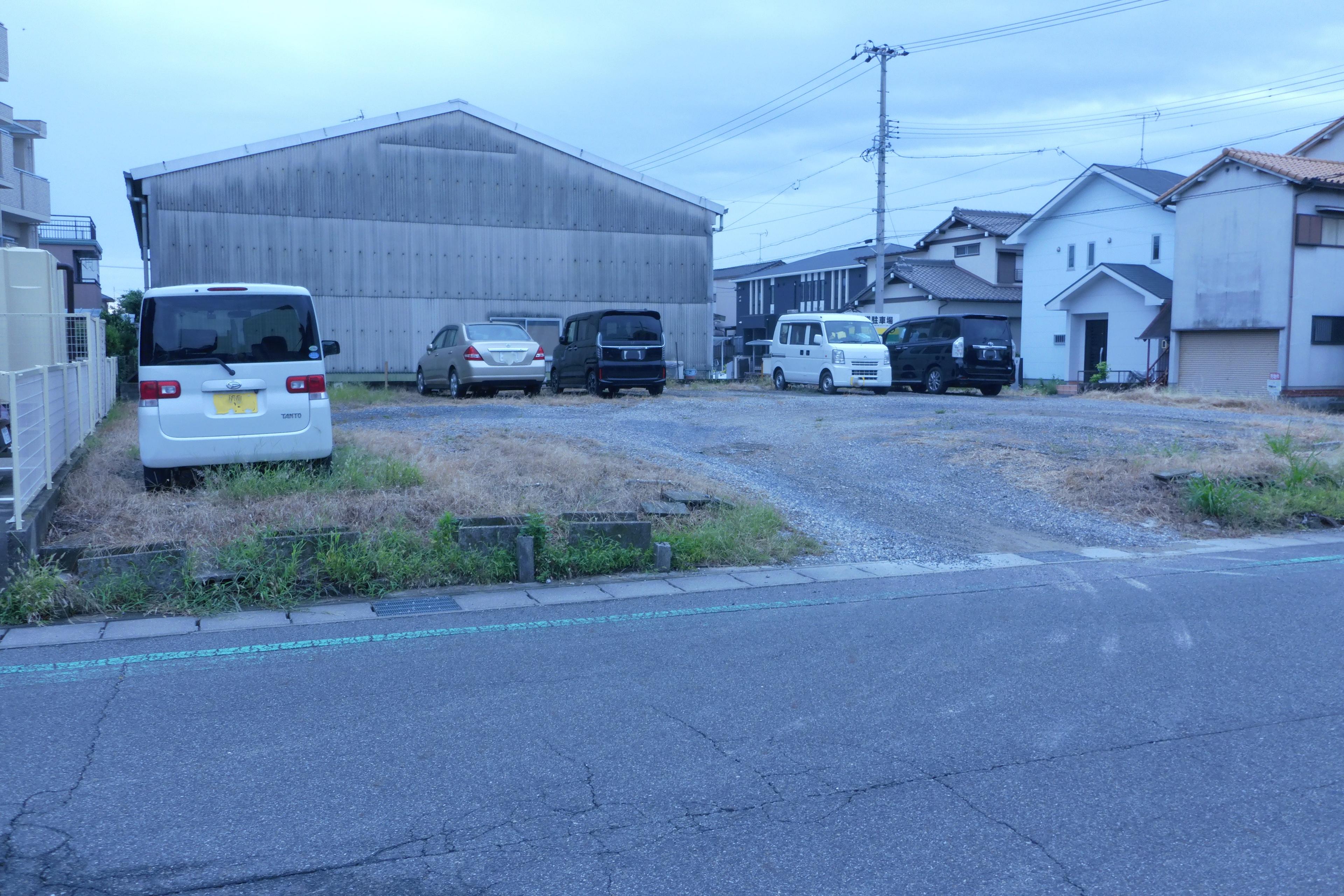 320011の外観・駐車場イメージ2枚目