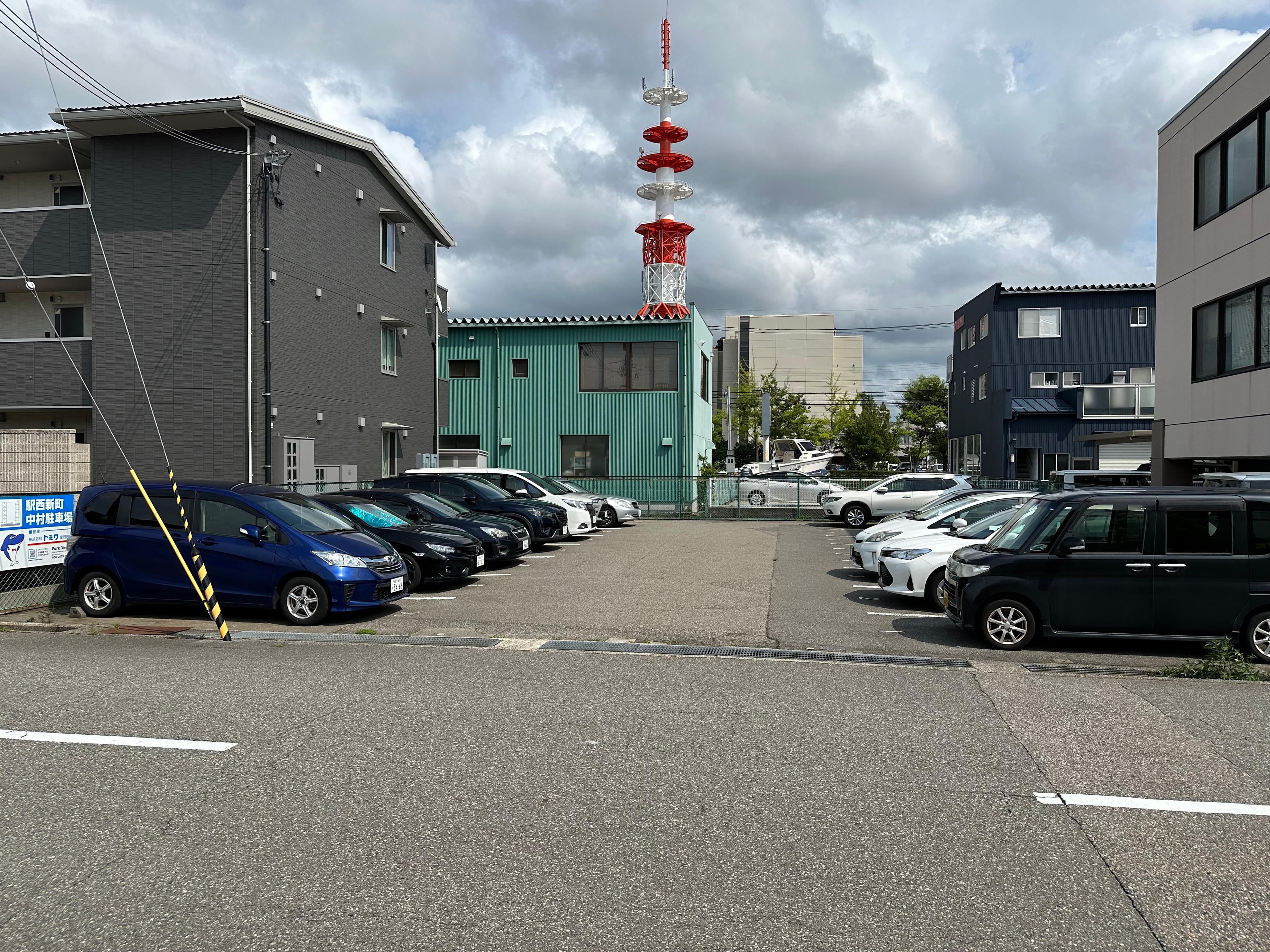 駅西新町中村駐車場の外観・駐車場イメージ1枚目