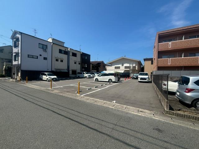 津田第三ｶﾞﾚｰｼﾞの外観・駐車場イメージ1枚目