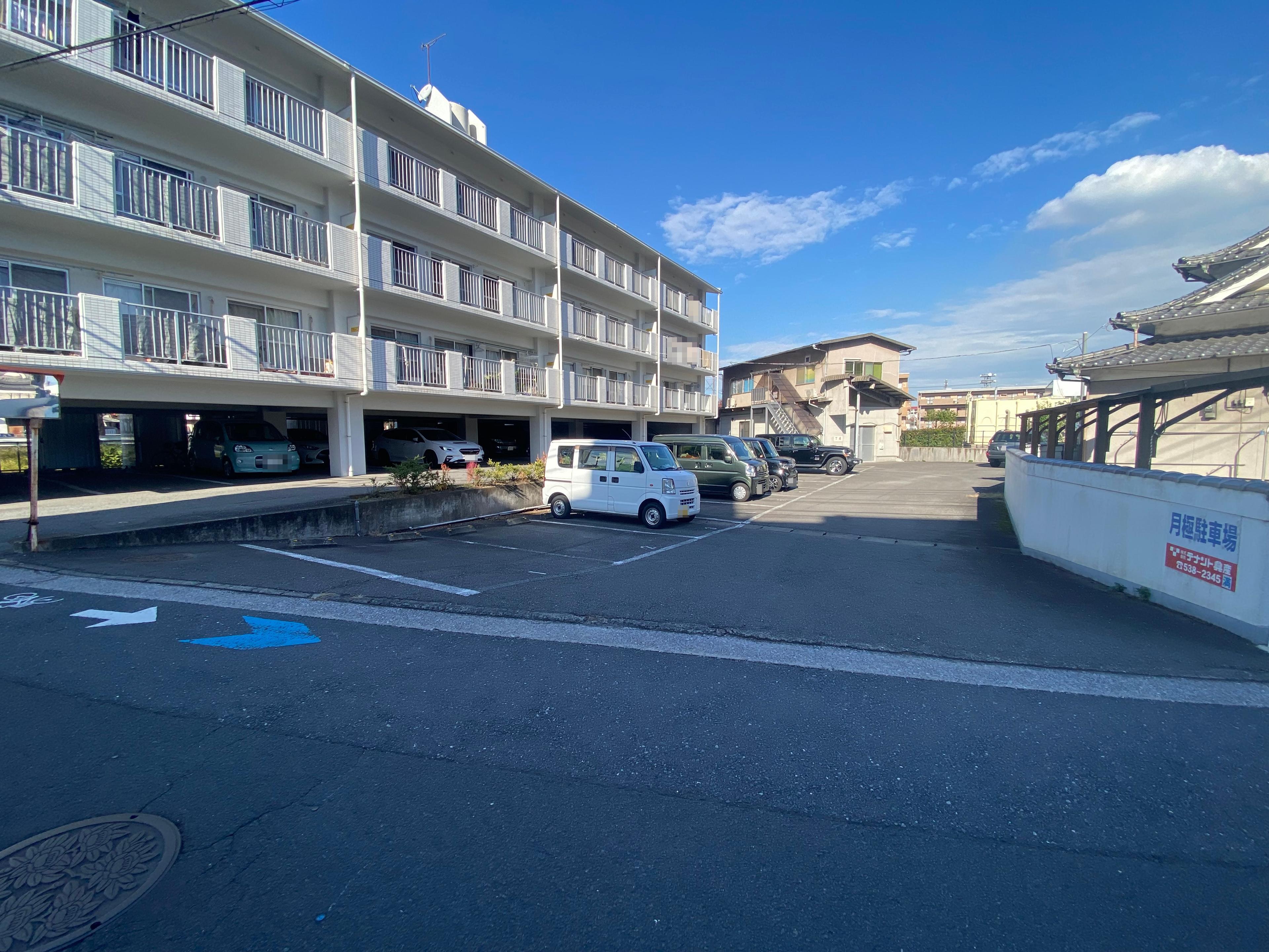 サンコーポ高見月極駐車場の外観・駐車場イメージ1枚目