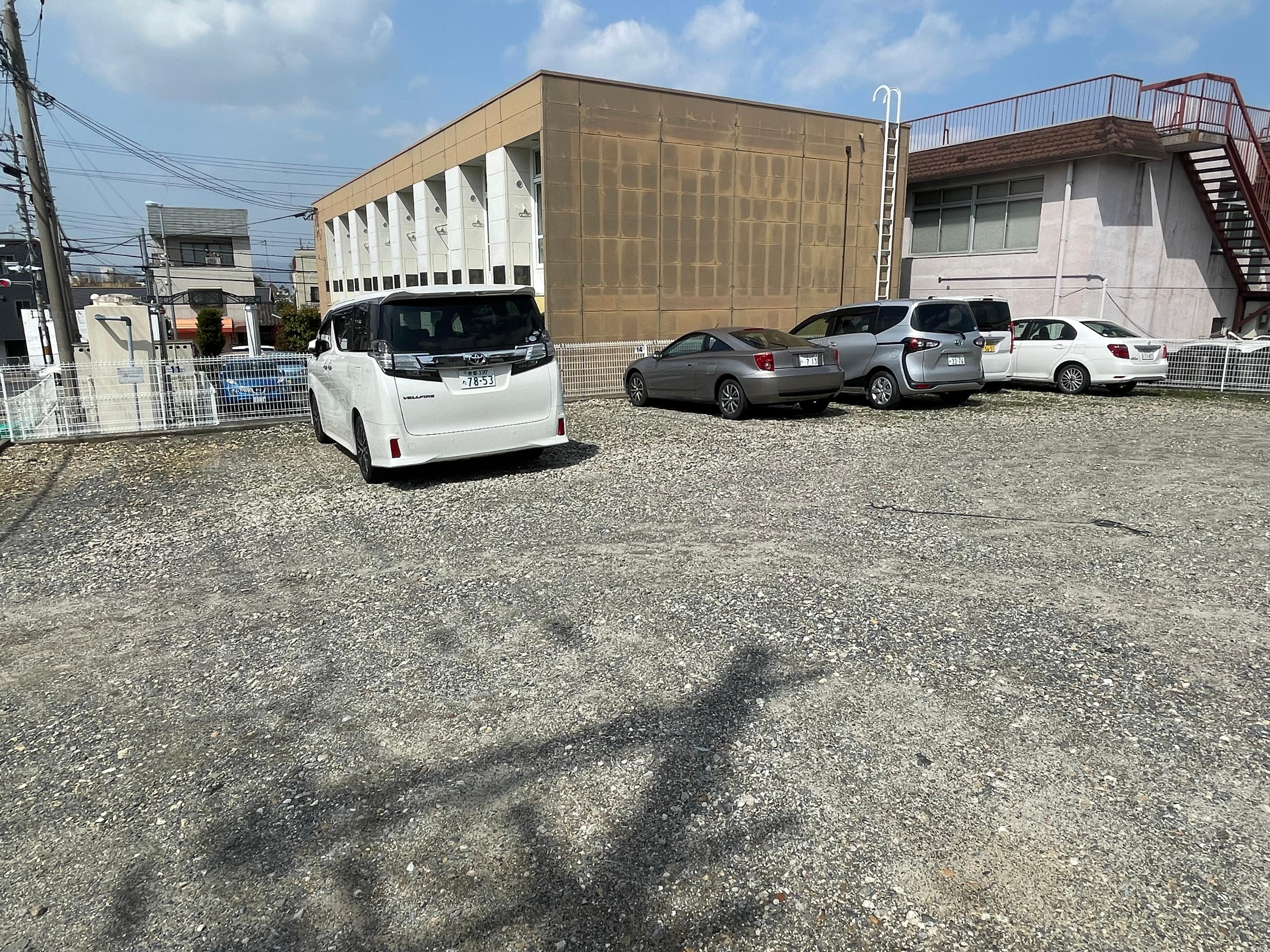 木幡東中ガレージの外観・駐車場イメージ3枚目