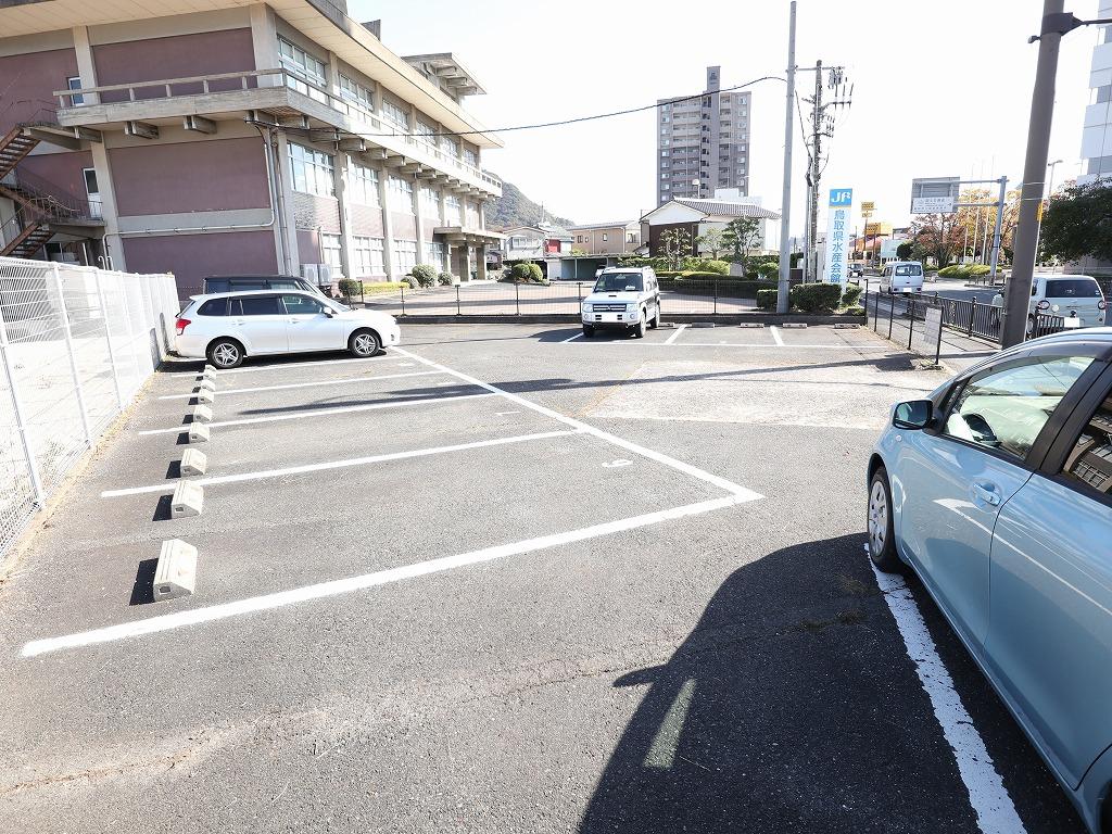 青葉町3丁目108-1駐車場の外観・駐車場イメージ2枚目
