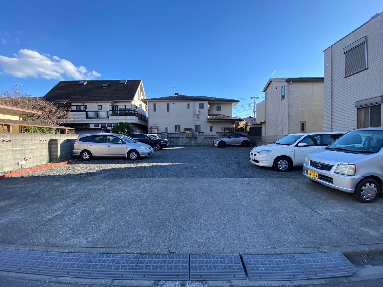 新小仲台駐車場の外観・駐車場イメージ1枚目