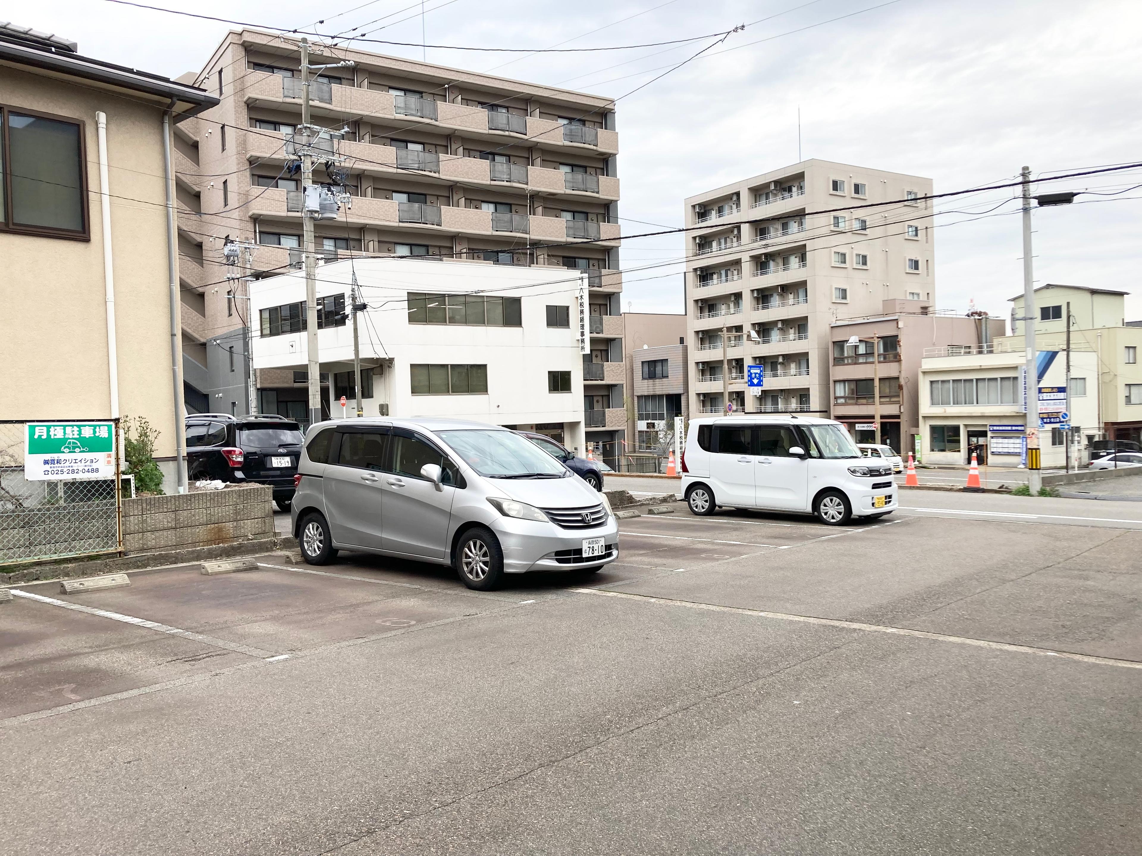 旭町通1駐車場の外観・駐車場イメージ3枚目