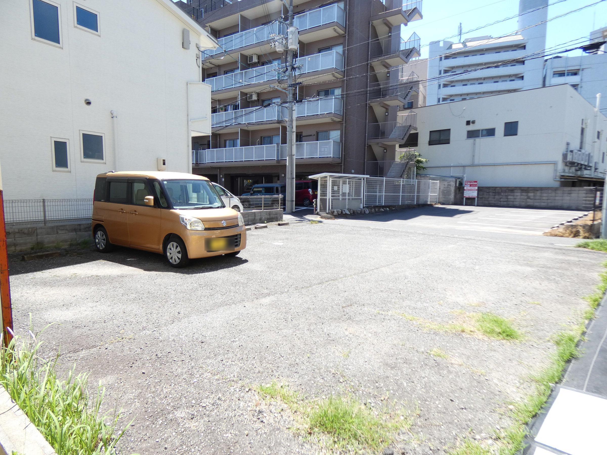 片山駐車場の外観・駐車場イメージ2枚目