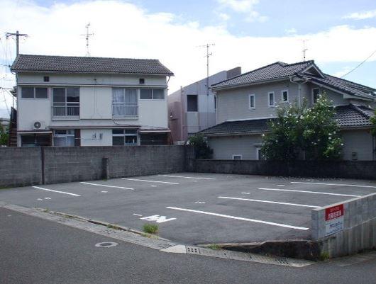 Ｍパーク３２（宇宿４丁目）の外観・駐車場イメージ1枚目