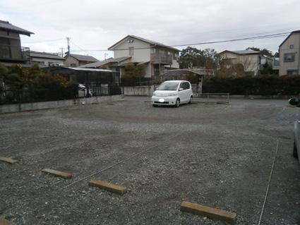 御殿原月極駐車場の外観・駐車場イメージ2枚目