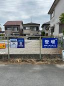 山中ガレージの駐車場