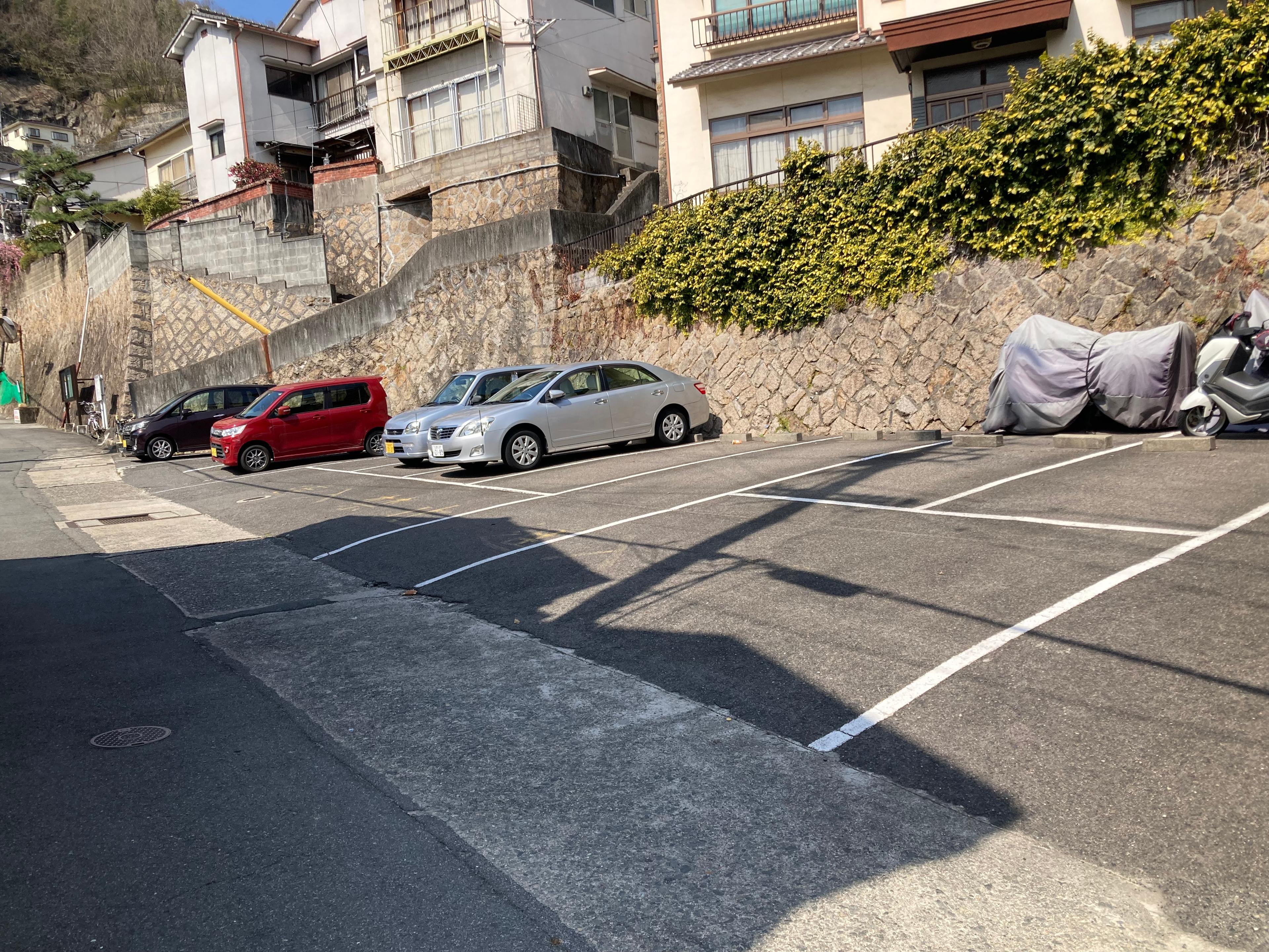 両城2丁目ガレージの外観・駐車場イメージ1枚目