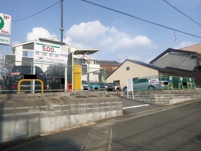 帷子ノ辻駅東の外観・駐車場イメージ1枚目