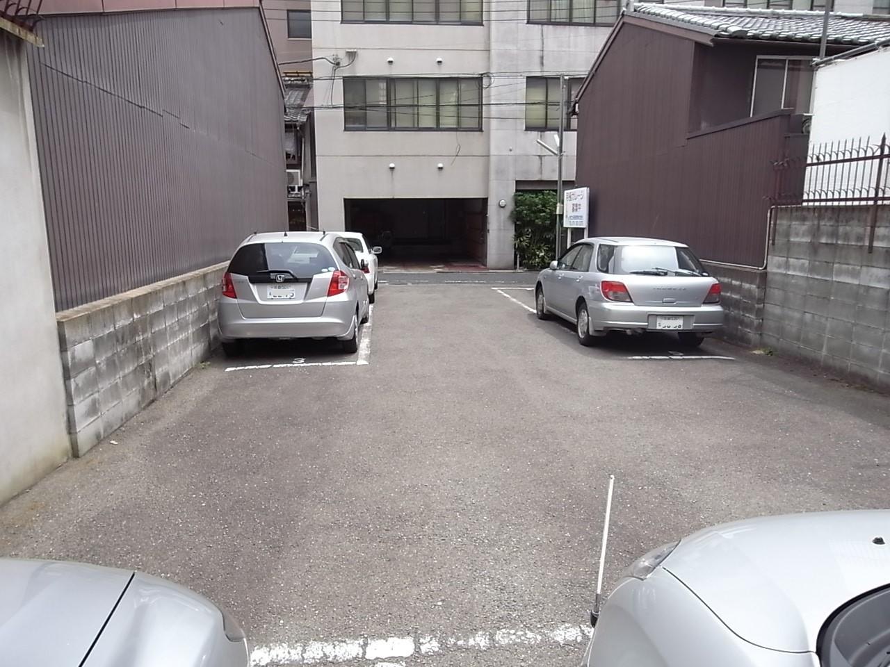 村上ガレージの外観・駐車場イメージ2枚目