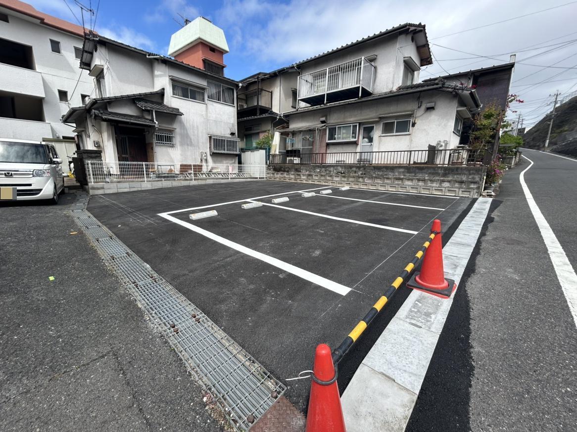 友田月極駐車場の外観・駐車場イメージ2枚目