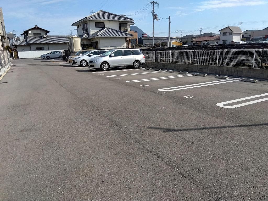 ミランダリゼやまのきた(57009)の外観・駐車場イメージ2枚目