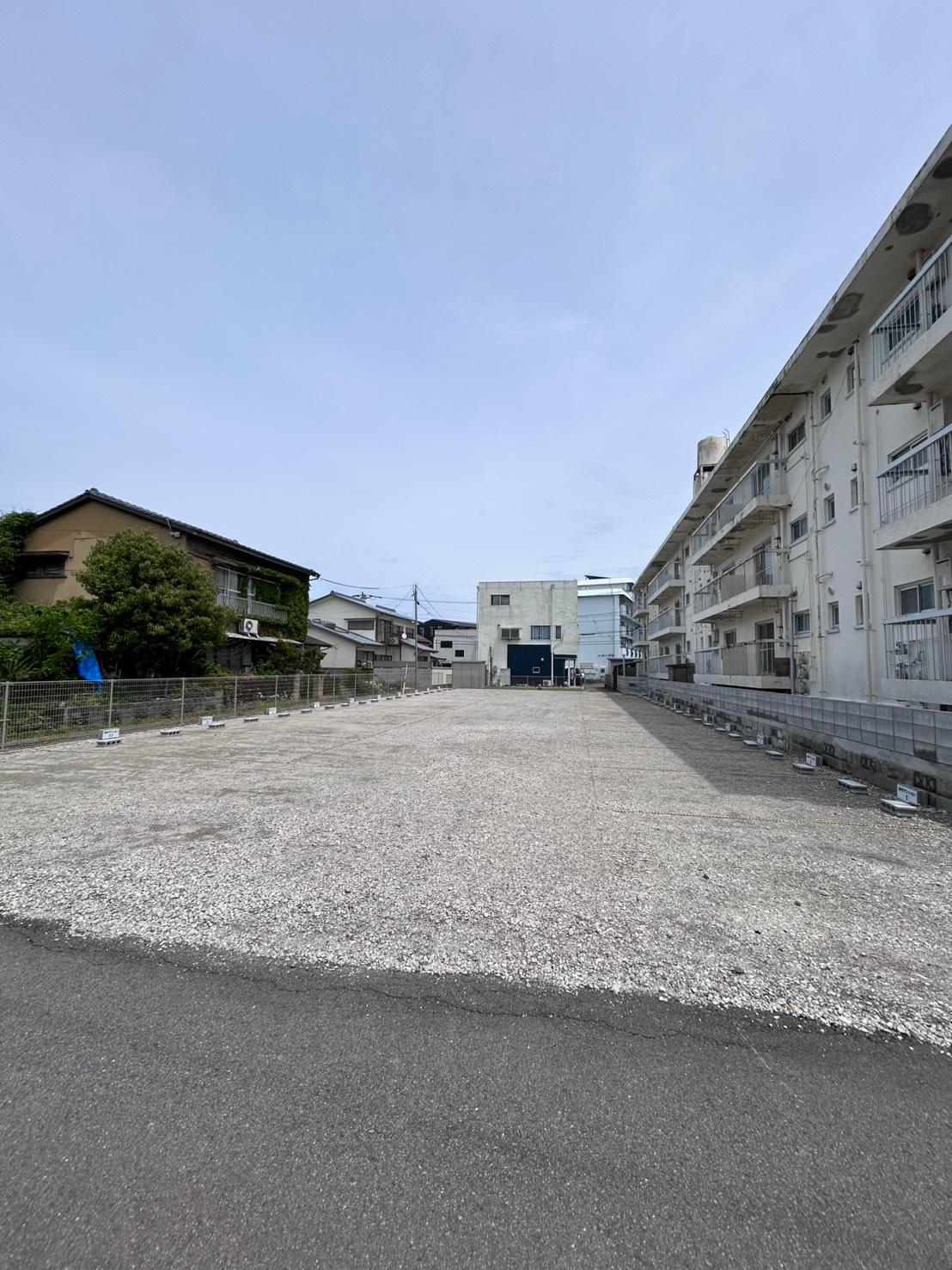 津村マンションパーキングの外観・駐車場イメージ2枚目
