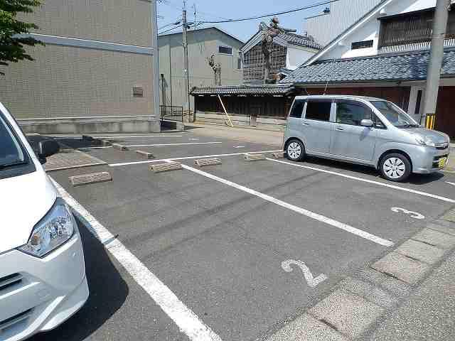 ジュネス(14367)の外観・駐車場イメージ2枚目