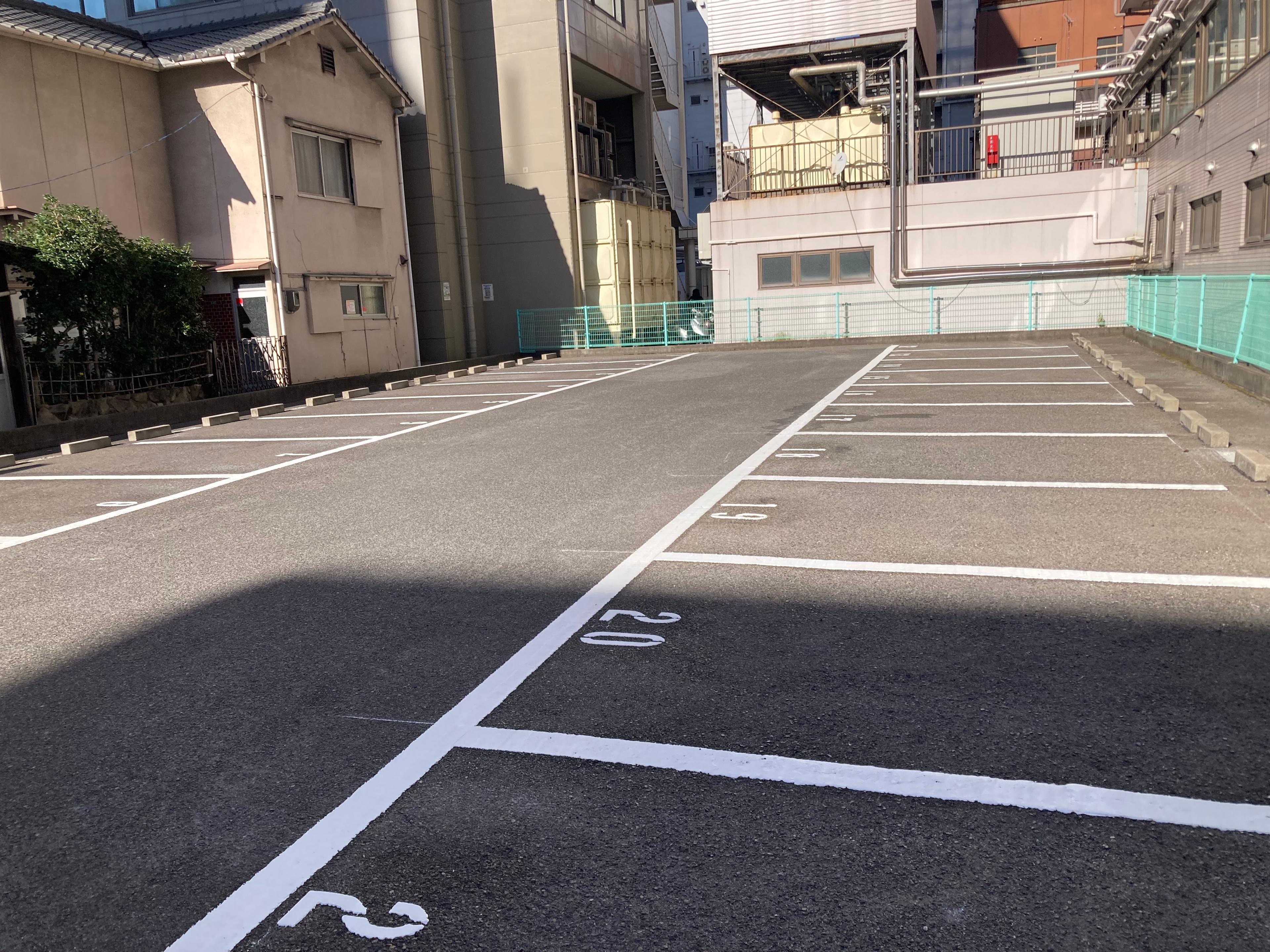 髙橋ガレージ　中央1丁目の外観・駐車場イメージ2枚目