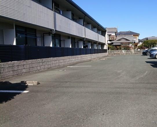 イワタ(10759)の外観・駐車場イメージ1枚目