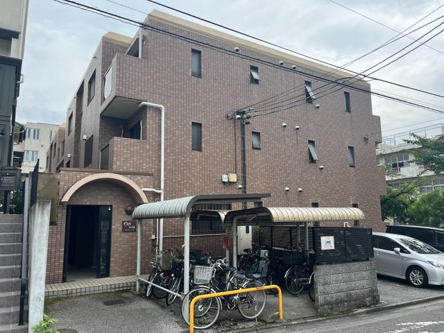 さいたま市浦和区岸町5丁目駐車場（ヴィラコースト）の外観・駐車場イメージ1枚目