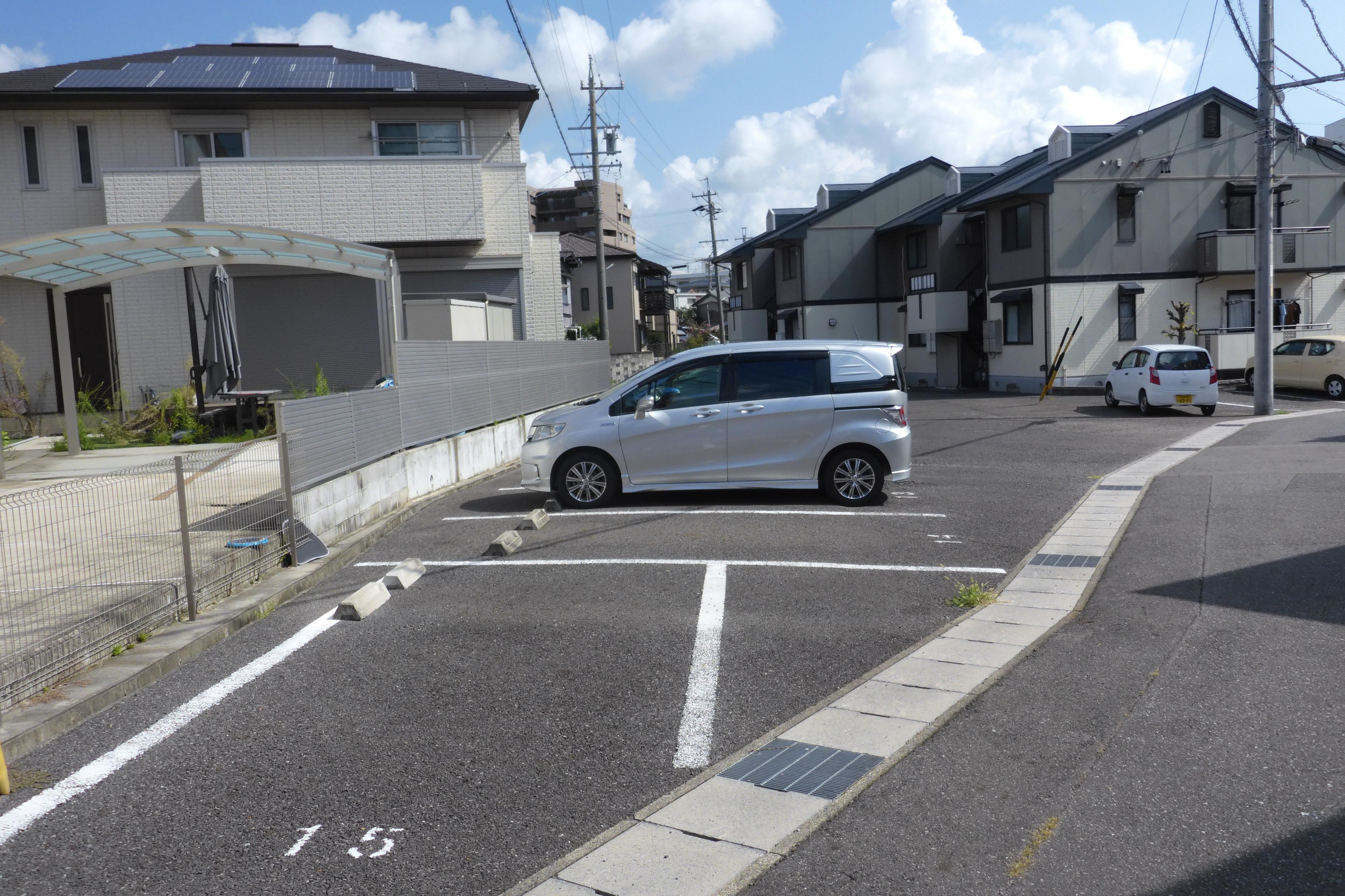 330054の外観・駐車場イメージ2枚目