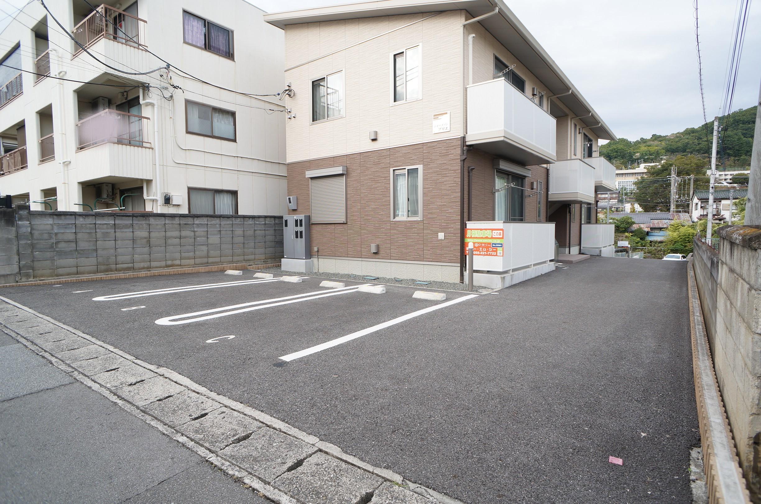 シャーメゾンブリエ月極駐車場の外観・駐車場イメージ3枚目