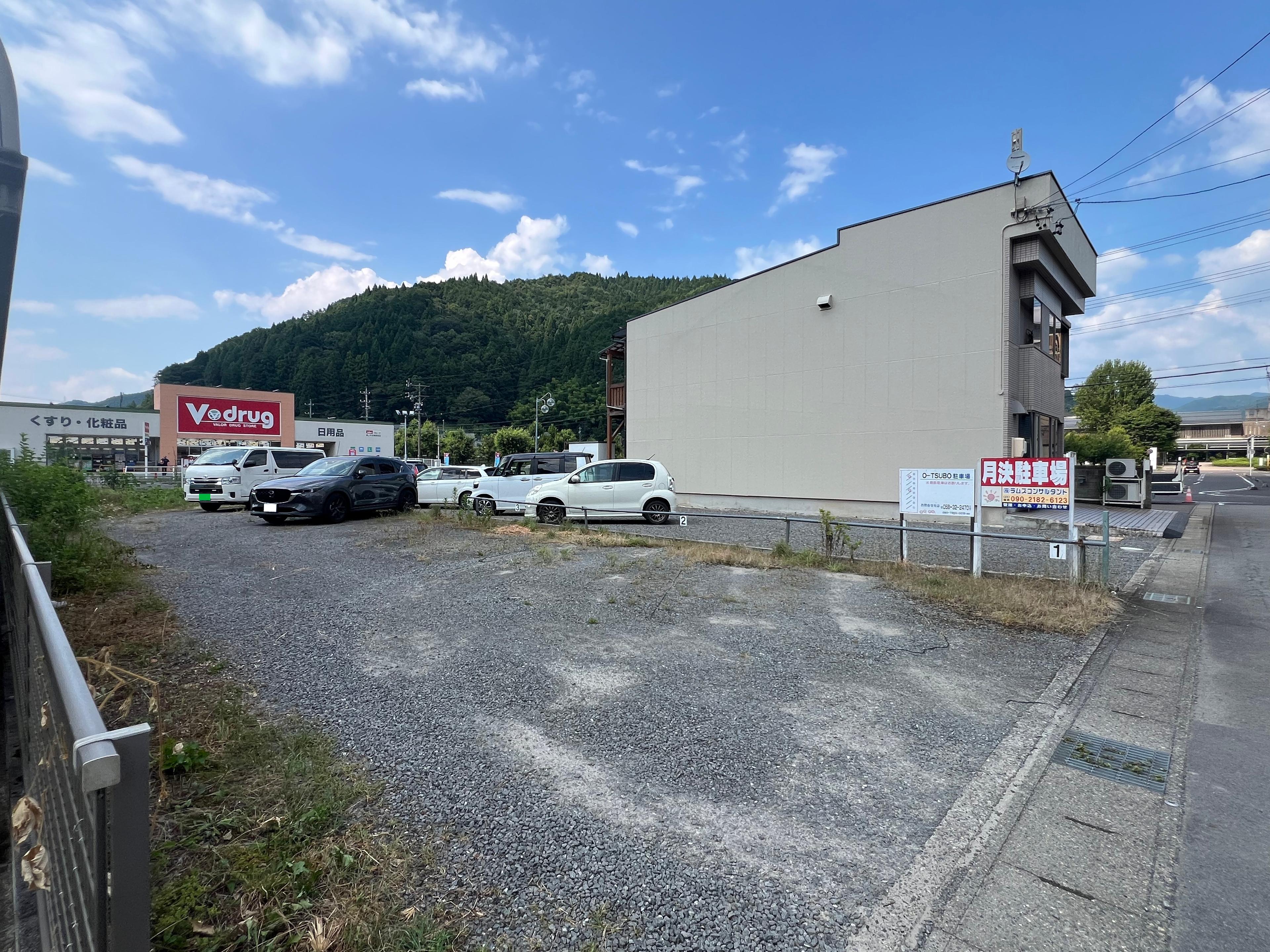 大坪パーキングの外観・駐車場イメージ1枚目