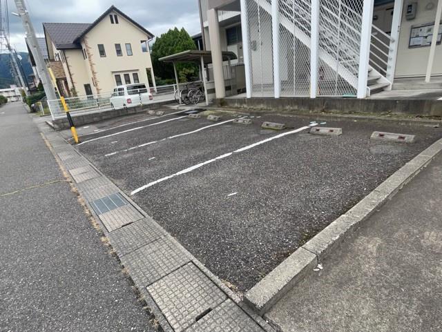 セレッソ(13689)の外観・駐車場イメージ1枚目