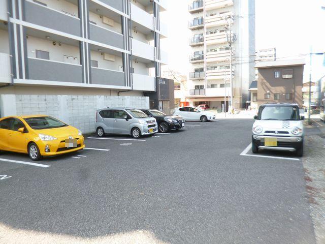 岩本第1駐車場の外観・駐車場イメージ3枚目