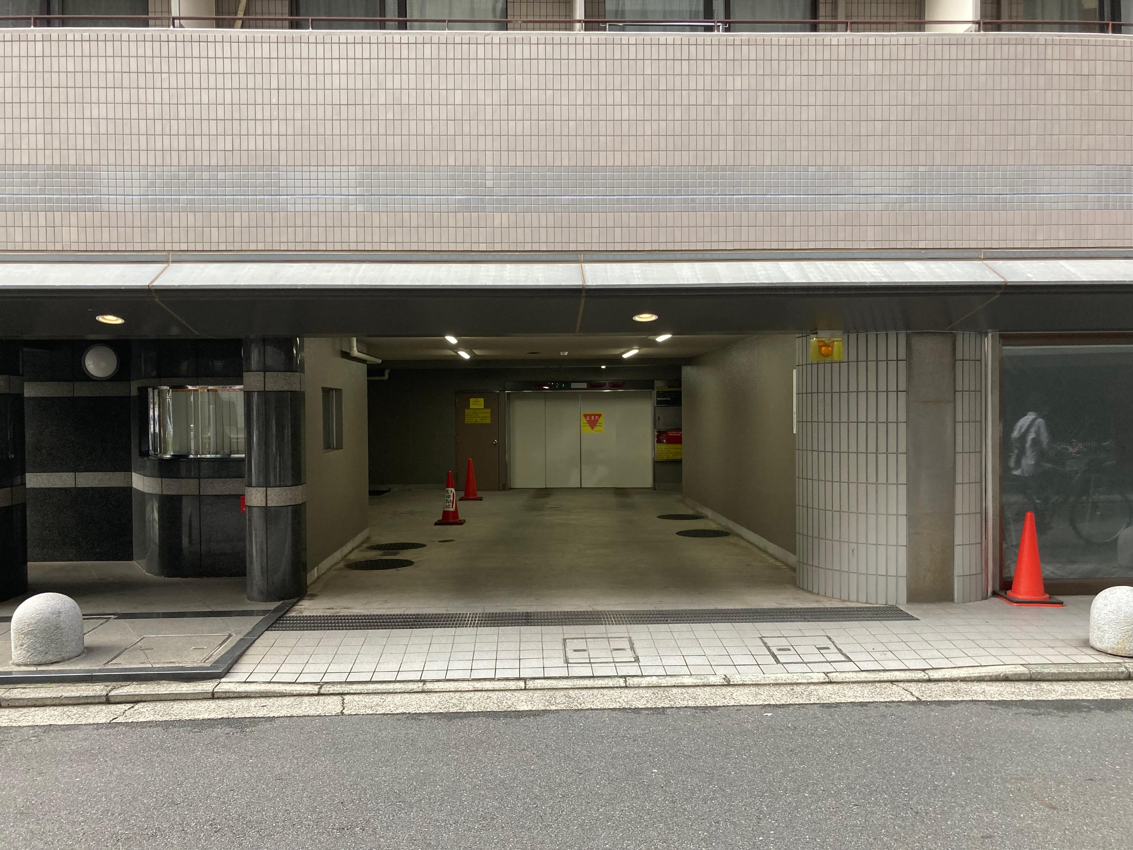 シーアイマンション鶴見の外観・駐車場イメージ1枚目