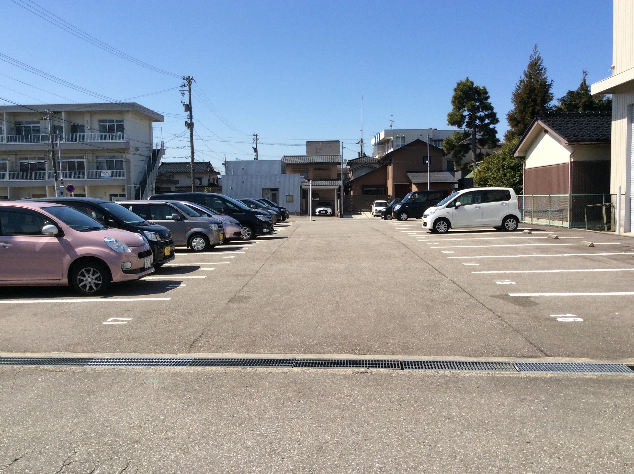 館出町2丁目月極駐車場の外観・駐車場イメージ2枚目