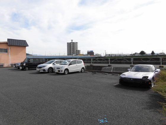 リバーサイドキタカミ月極駐車場の外観・駐車場イメージ2枚目
