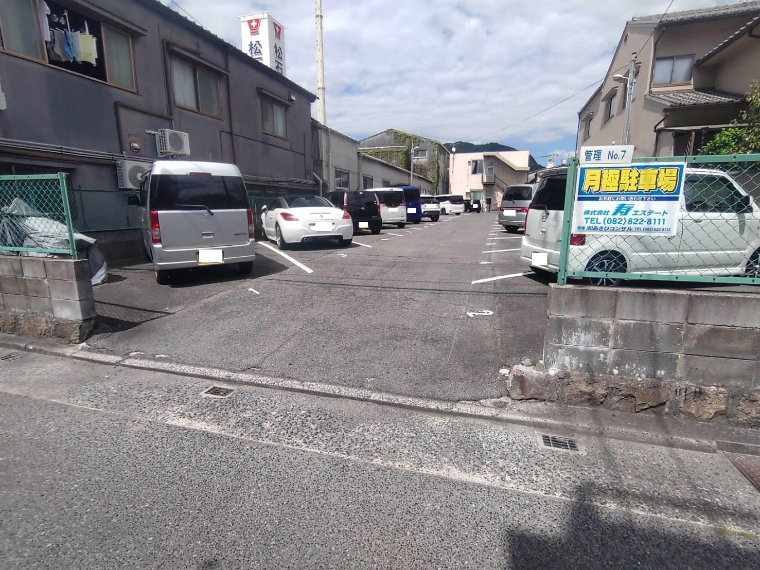 岡本ガレージの外観・駐車場イメージ3枚目