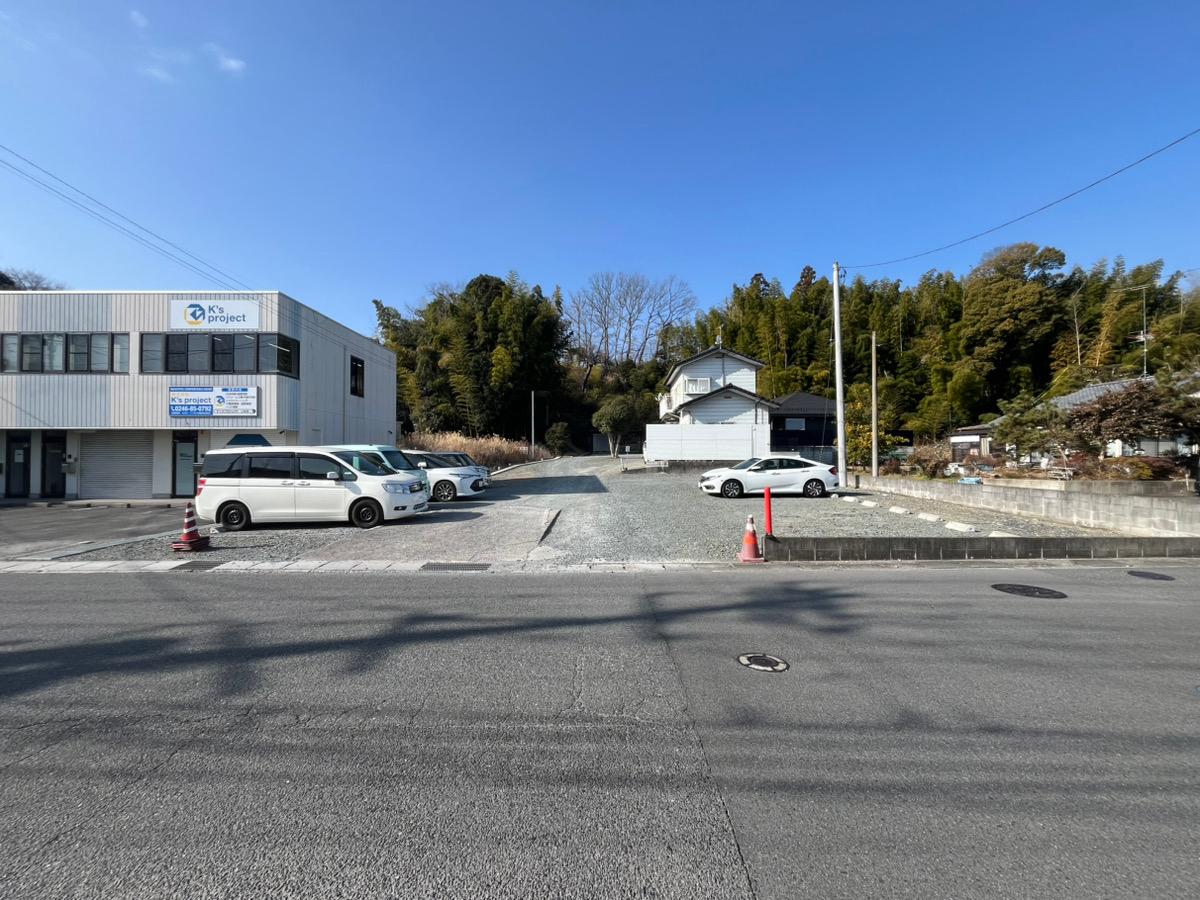 ネッツ小島月極駐車場の外観・駐車場イメージ3枚目