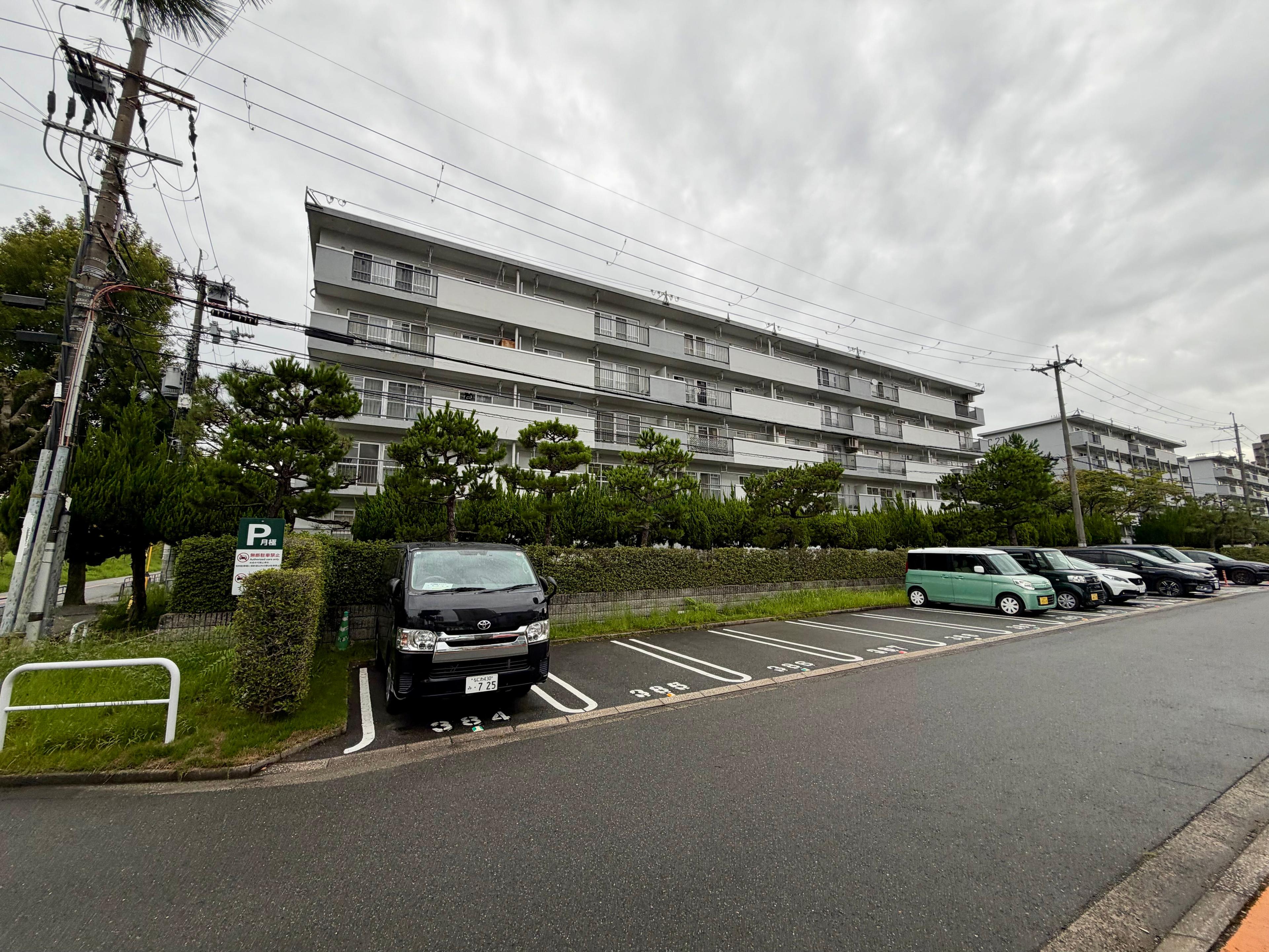 新千里北町の外観・駐車場イメージ2枚目