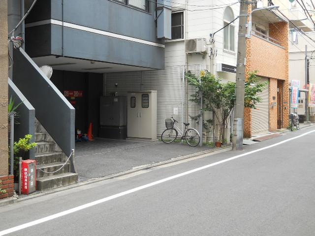 ＪＳビルの外観・駐車場イメージ2枚目
