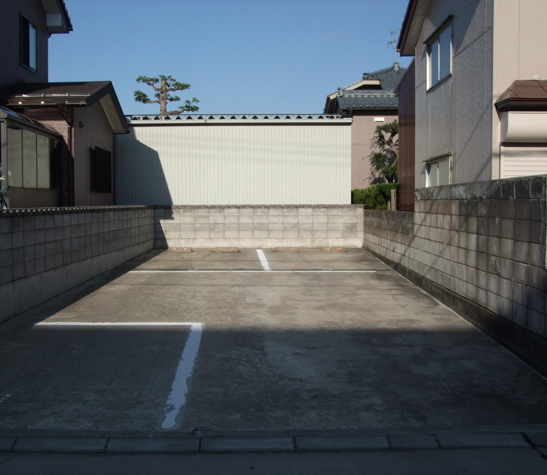 高須ガレージの外観・駐車場イメージ1枚目