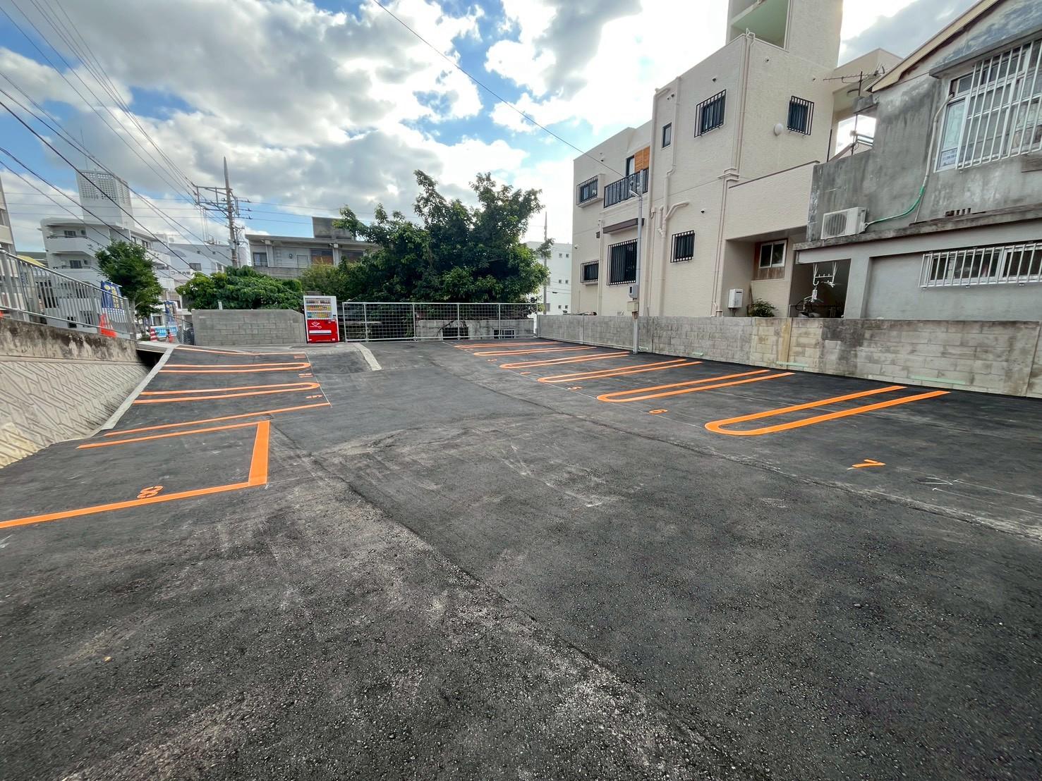 ミカレパーキングの外観・駐車場イメージ2枚目