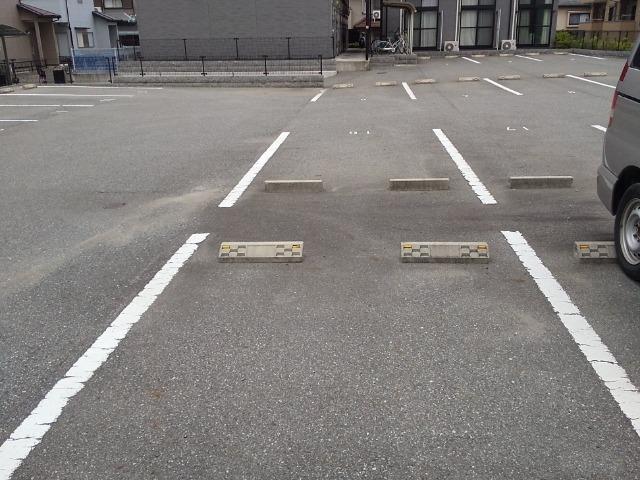 翼Ⅵ(40258)の外観・駐車場イメージ2枚目